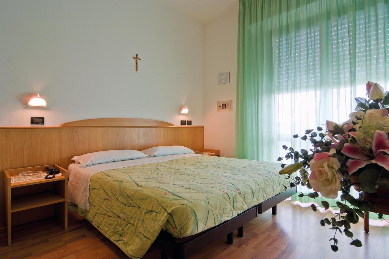 Little Hotel Cesenatico Exterior photo