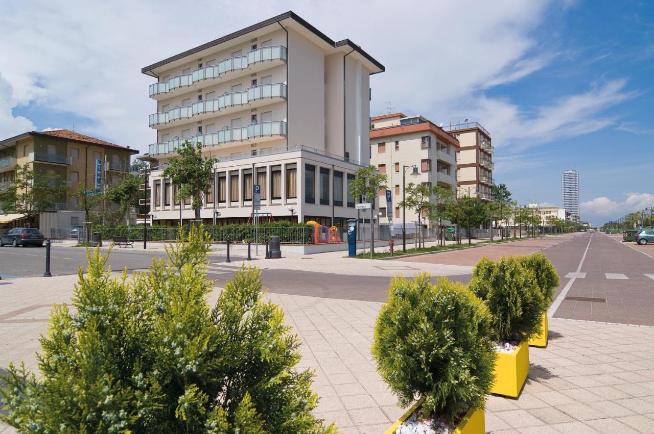 Little Hotel Cesenatico Exterior photo